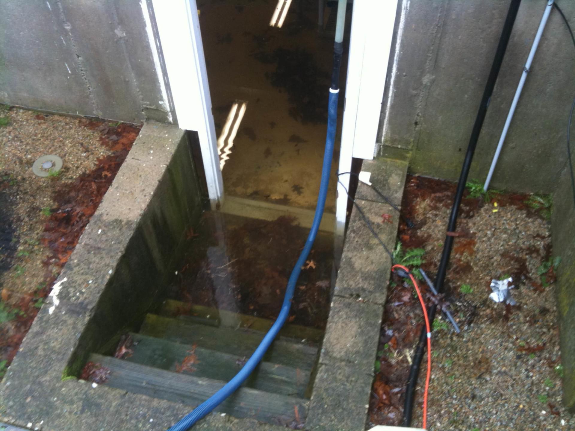 Jak osuszyć piwnicę?