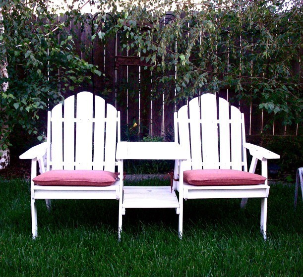 Malowanie mebli ogrodowych. Wybieramy najlepszy impregnat do drewna na zewnątrz.