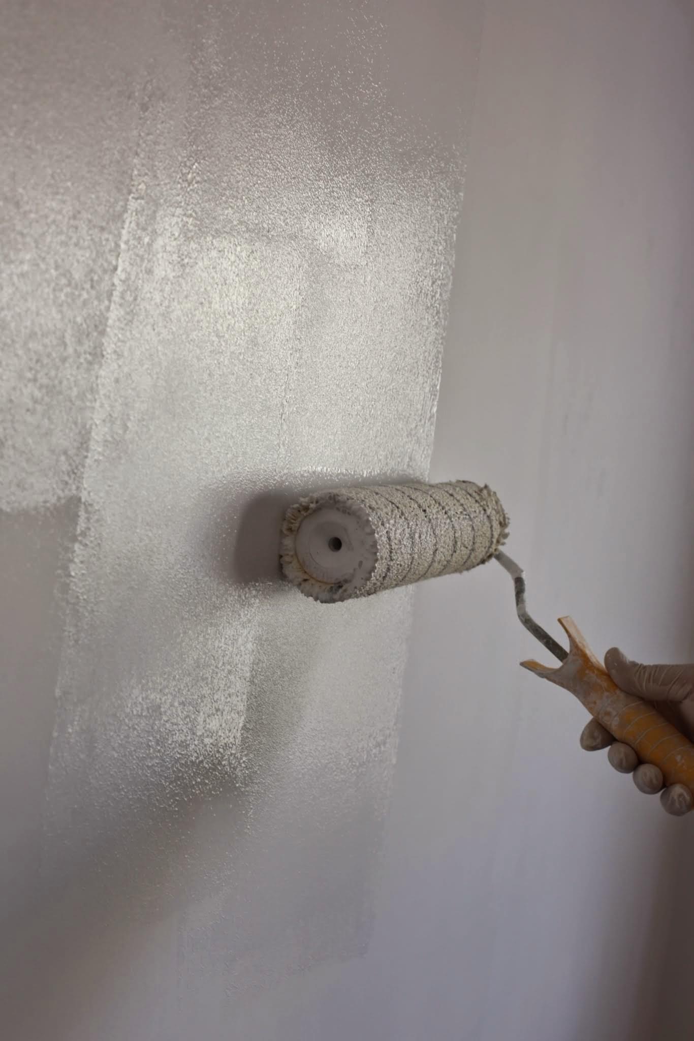 Samodzielne malowanie ścian i sufitów – 7 głównych zasad