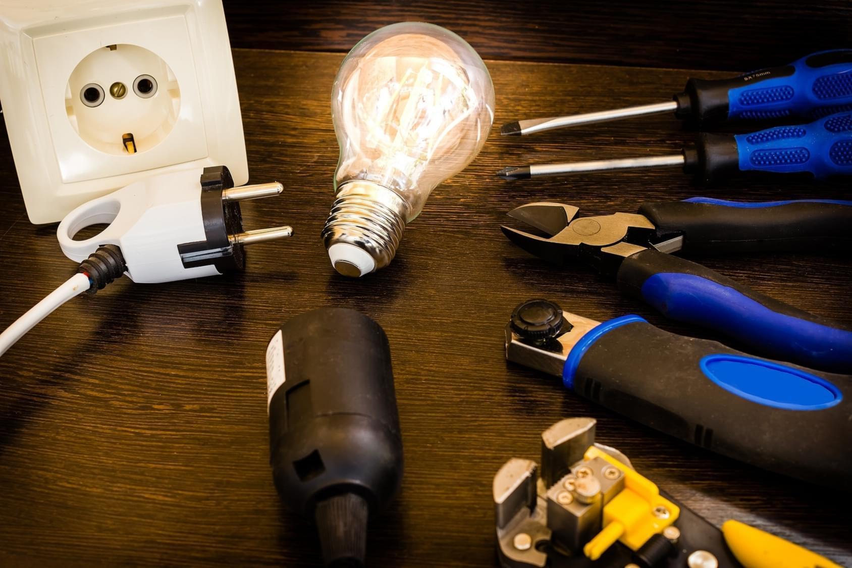 Instalacja elektryczna w domu. Bezpuszkowa – jak ją rozprowadzić?