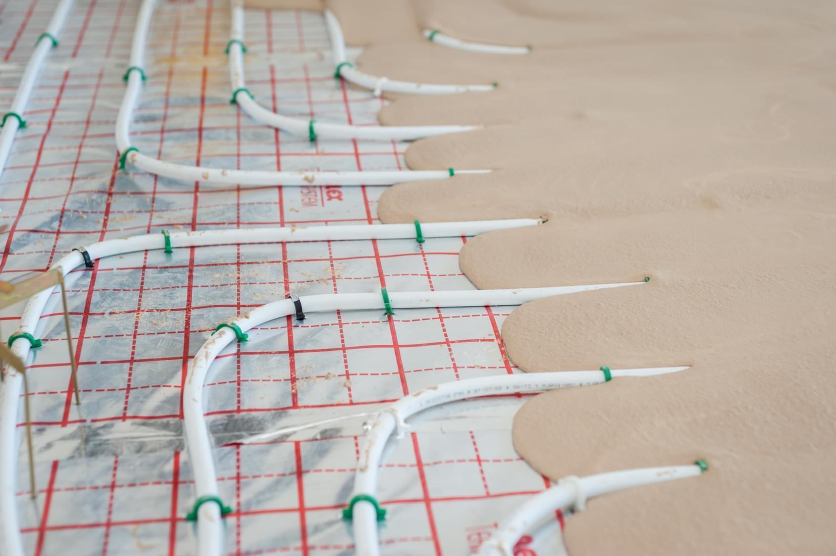 Zbrojenie posadzki z ogrzewaniem podłogowym – porady