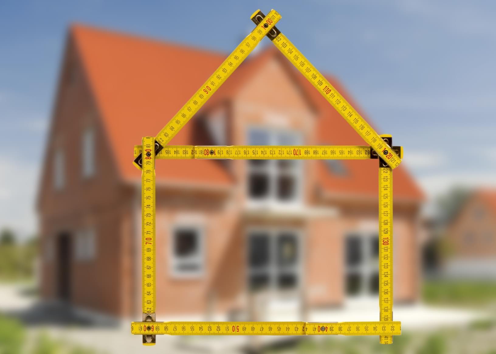 Wymiary i kształt działki – jak wpływają na projekt domu?