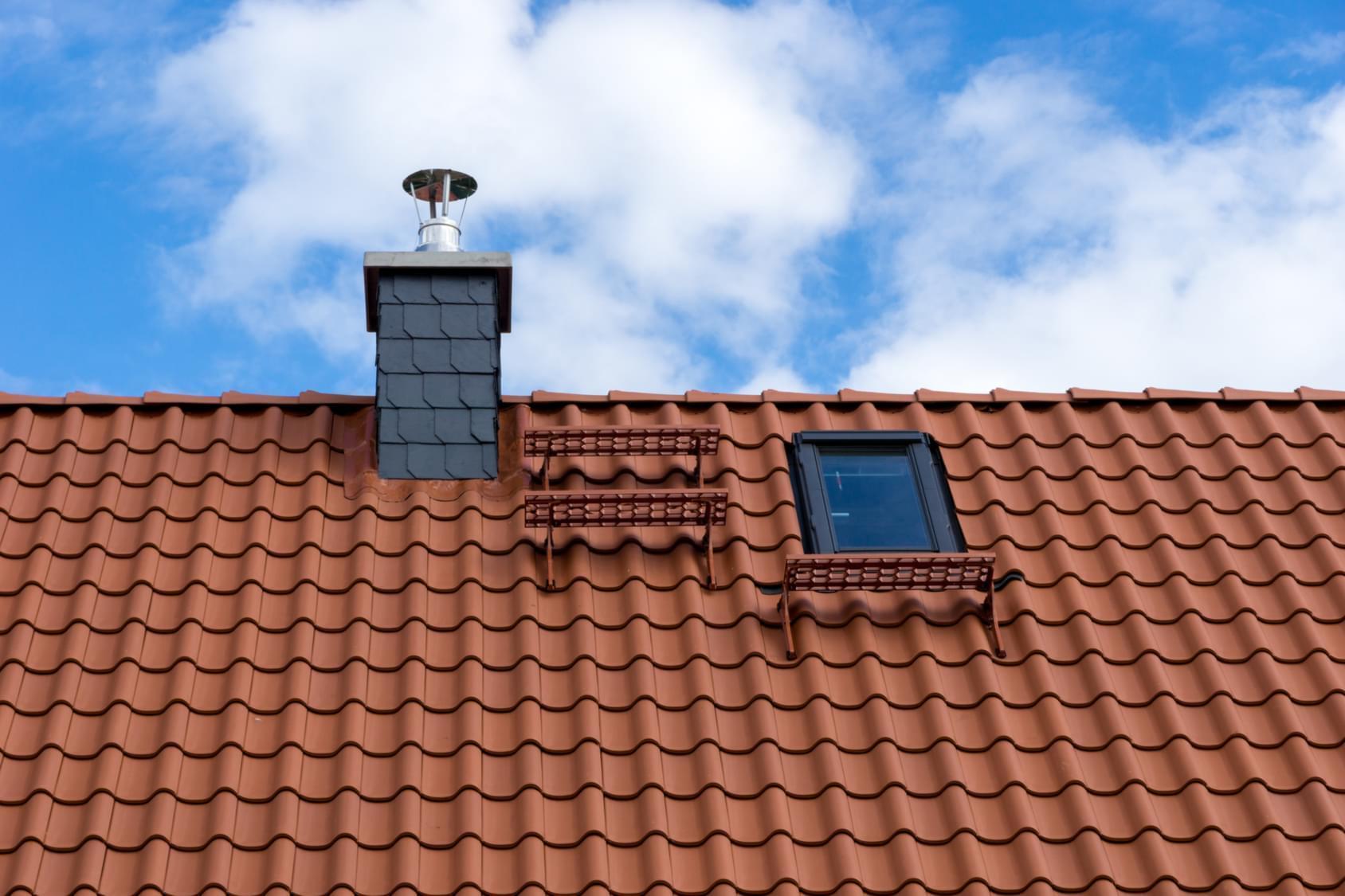 Strażak na komin – co to jest i czym kierować się przy wyborze?